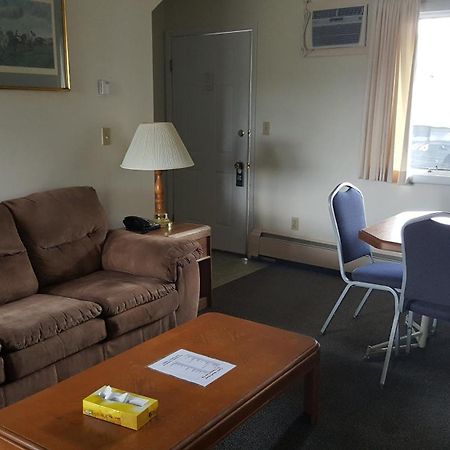 Clark'S Beach Motel Олд-Фордж Экстерьер фото