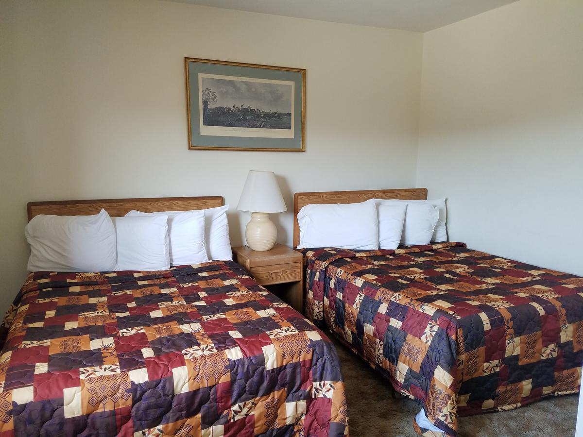 Clark'S Beach Motel Олд-Фордж Экстерьер фото