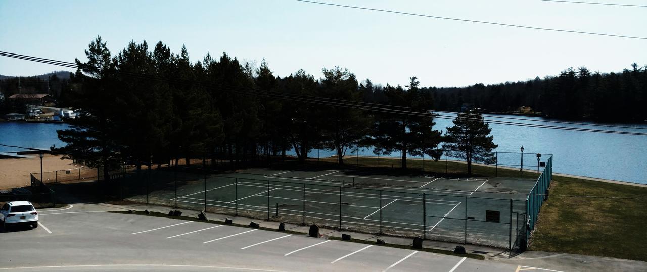 Clark'S Beach Motel Олд-Фордж Экстерьер фото