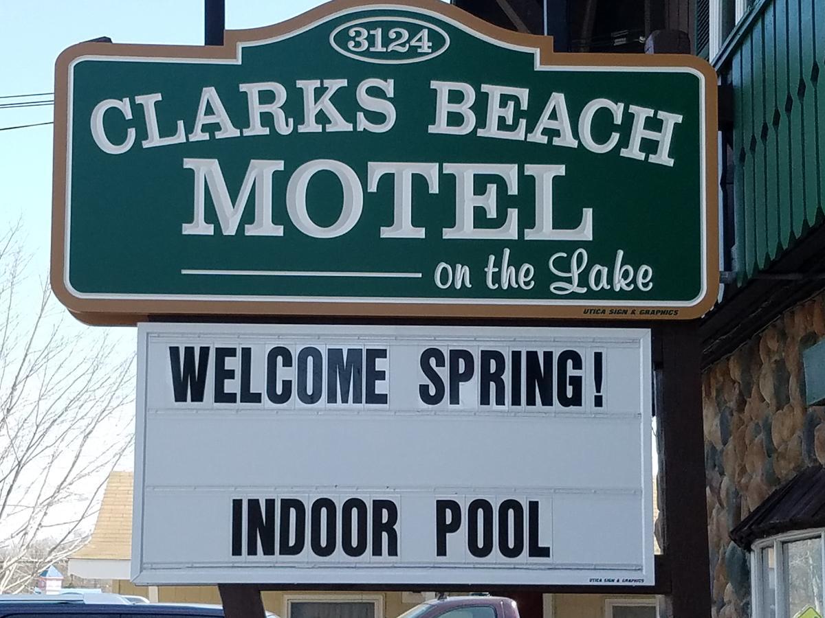Clark'S Beach Motel Олд-Фордж Экстерьер фото