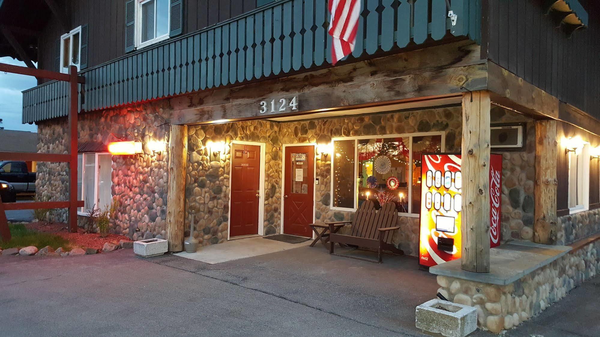 Clark'S Beach Motel Олд-Фордж Экстерьер фото