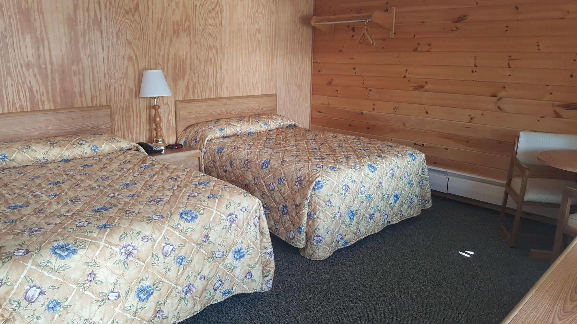 Clark'S Beach Motel Олд-Фордж Экстерьер фото